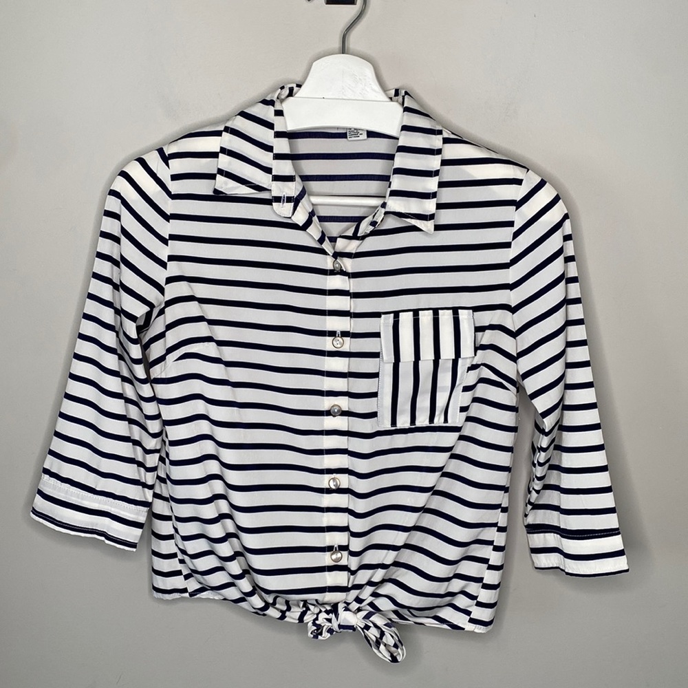 ✨3 for $35✨ Forever 21 Navy and White Striped Blouse with Tie